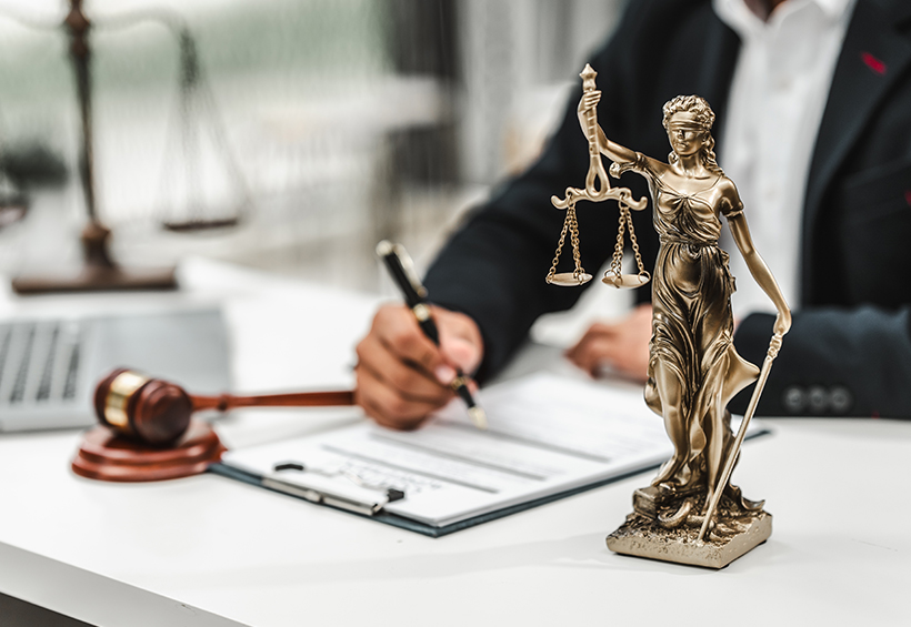 Civil Litigation Lawyer